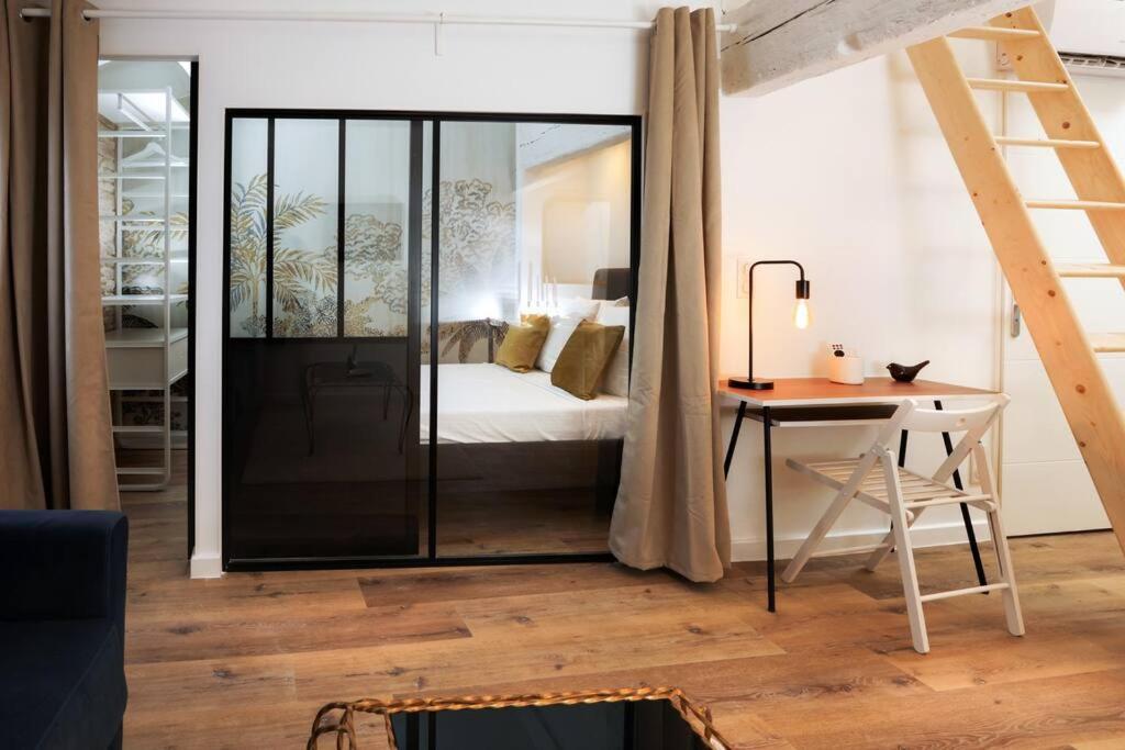 Le Palais D'Alienor - Parking Gratuit Apartment Carcassonne Exterior foto